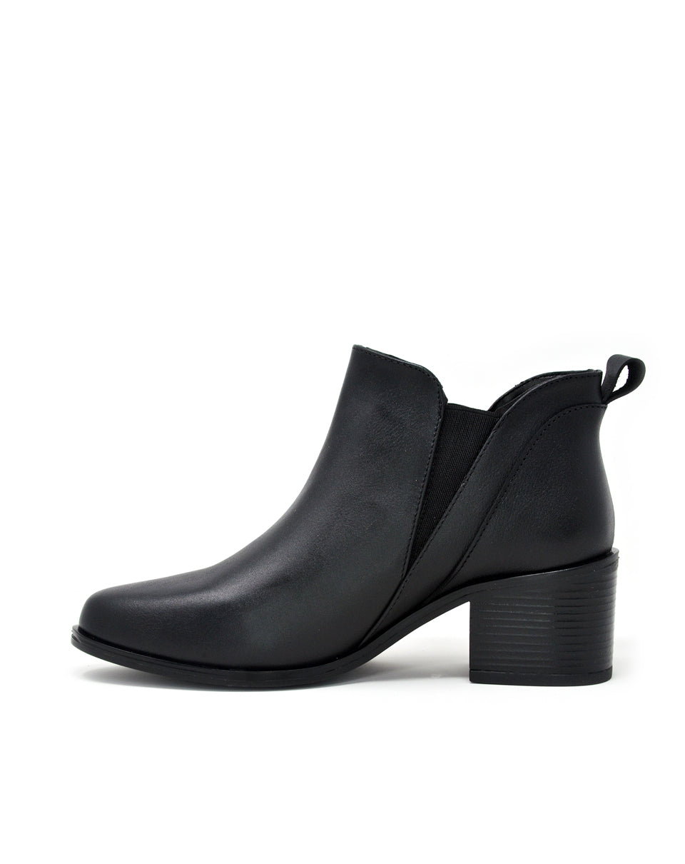443 Kriza negro