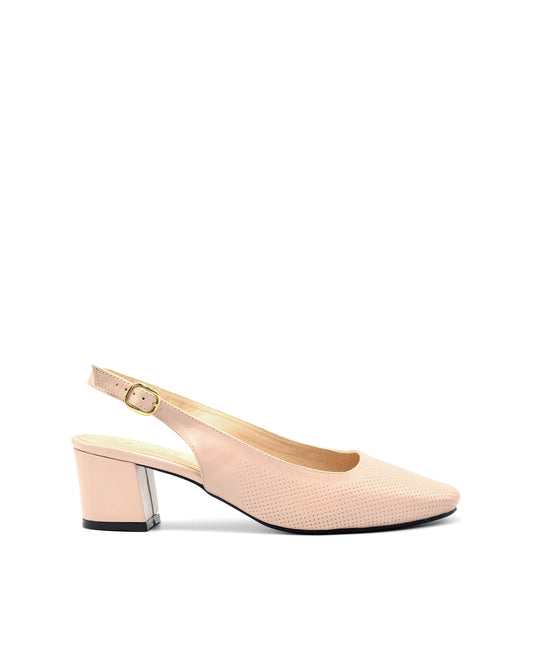 780 Antonie Nude